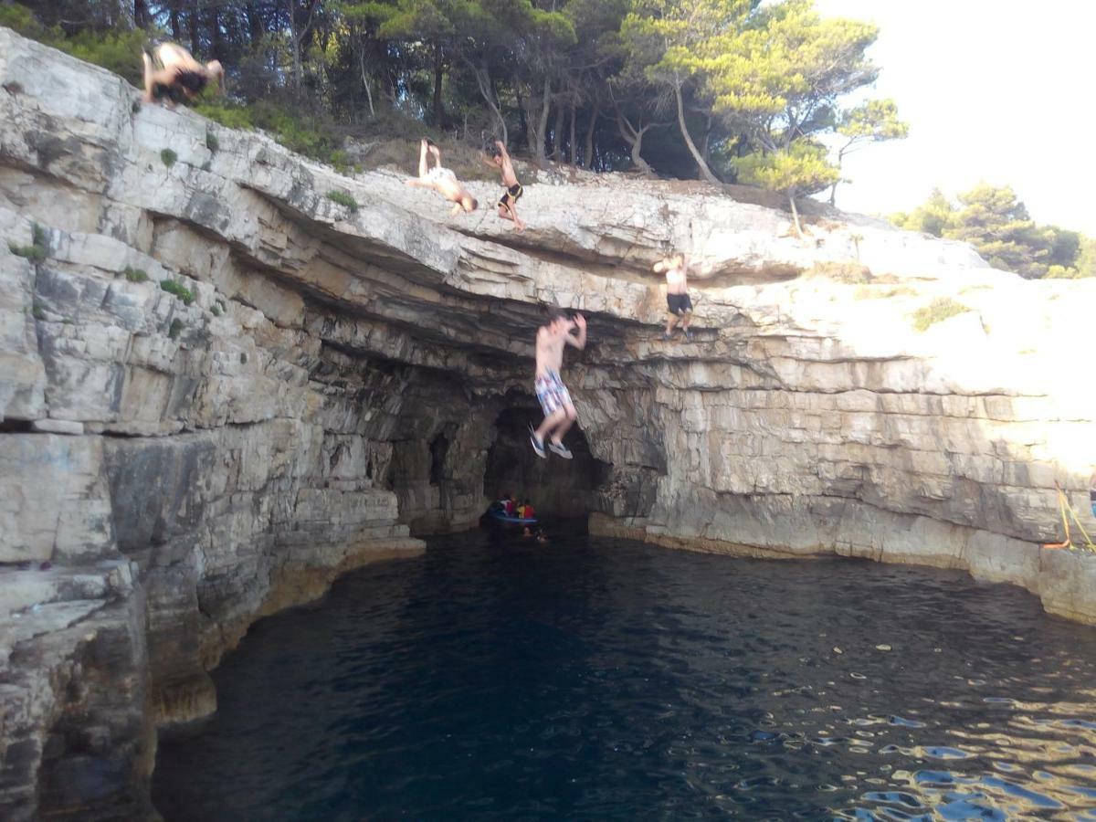 דירות PUY Batcave מראה חיצוני תמונה